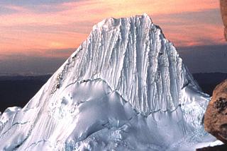 BERGBESTEIGEN: Zum "schönsten Berg der Welt"  ALPAMAYO